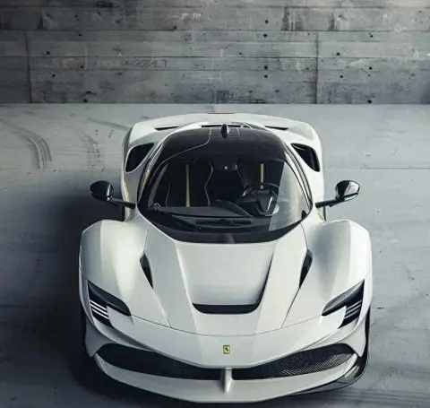 大V8+手动挡 十年前的高龄超跑 凭啥还能卖100万？